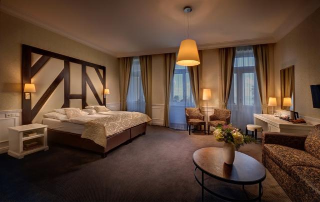 grandhotel-slovensko-stary-smokovec-dvouluzkovy-pokoj-deluxe.jp