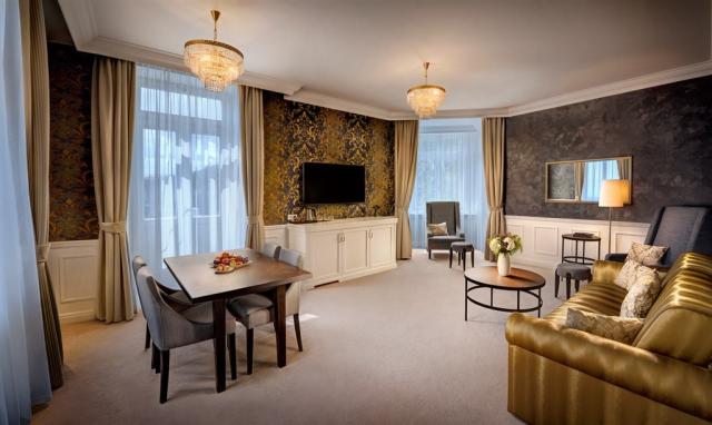 grandhotel-slovensko-stary-smokovec-apartman (2).jpg