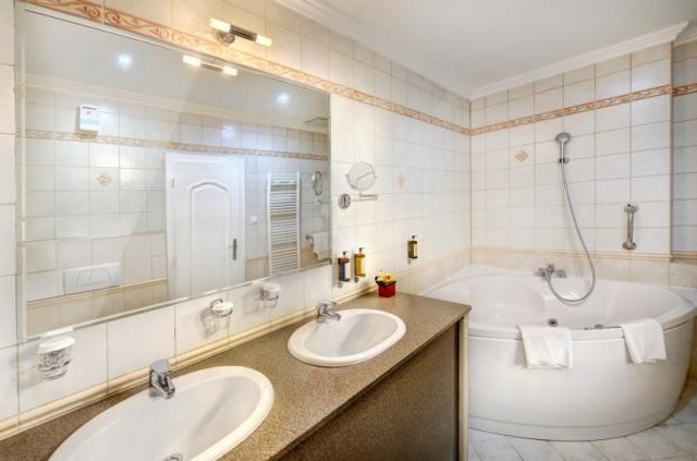 grandhotel-slovensko-stary-smokovec-apartman-koupelna.jpg