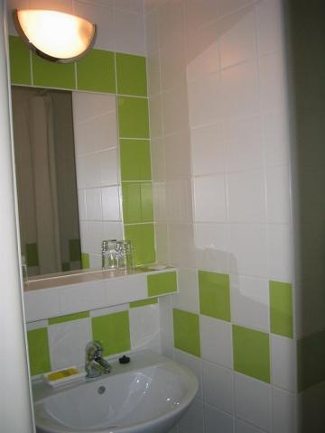 hotel-flora-trencianske-teplice-socialni-zarizeni-pokoje-foto.j
