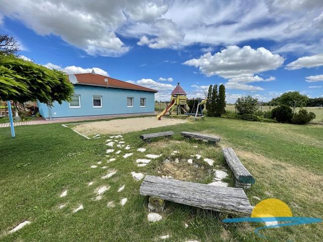 apartmanove-domy-holiday-village-slovensko-senec-detske-hriste.