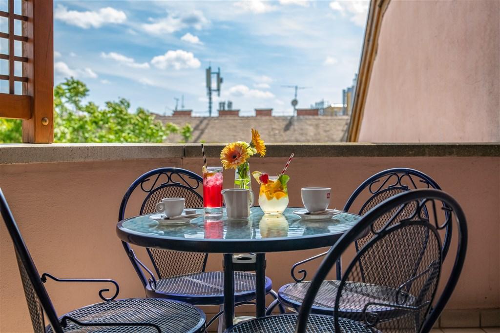 hotel-corvin-budapest-sisi-wing-suite-terasa.JPG
