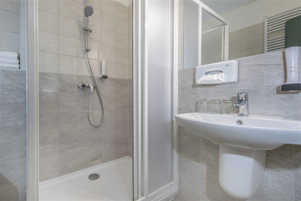 hotel-corvin-budapest-corvin-wing-superior-koupelna.jpg