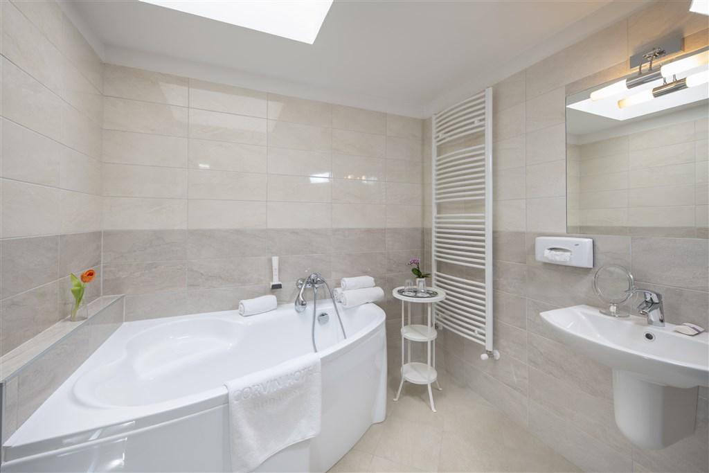 hotel-corvin-budapest-corvin-wing-suite-koupelna.jpg