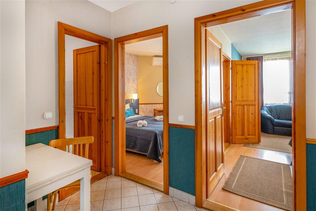 hotel-corvin-budapest-corvin-residence-chodba.JPG