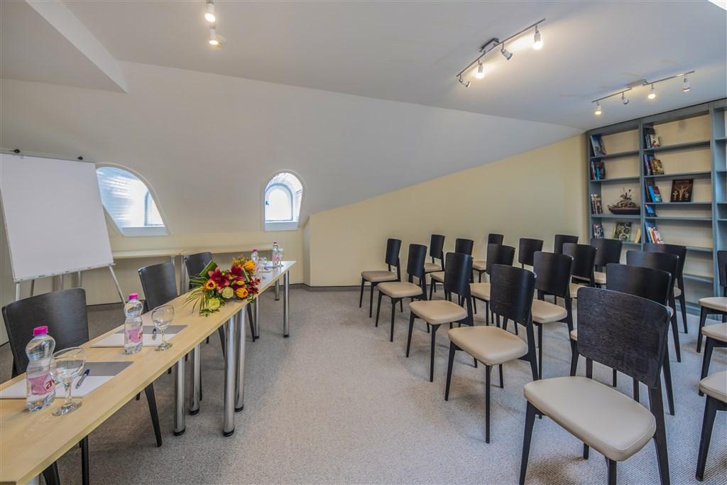 hotel-corvin-budapest-konferencni-mistnost-Club.jpg