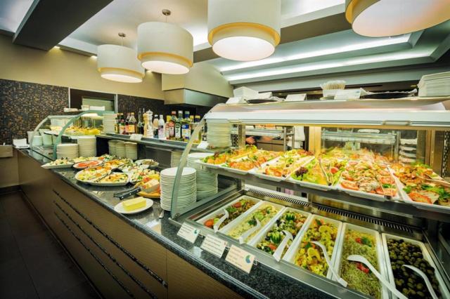 hotel-europa-fit-madarsko-heviz-restaurace (6).jpg