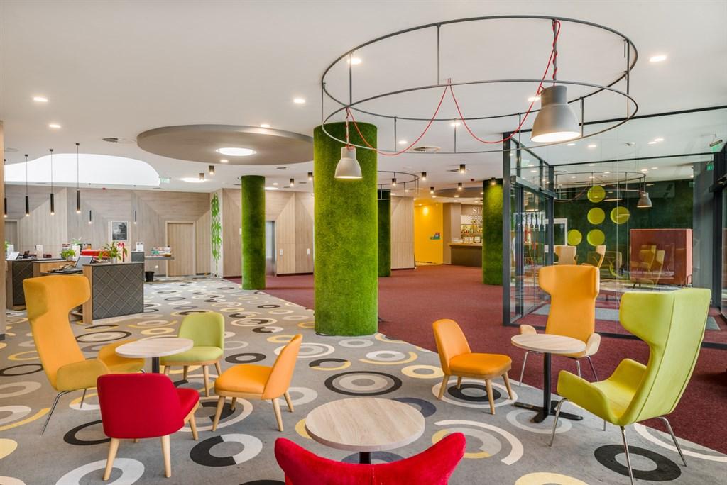hotel-park-inn-madarsko-zalakaros-lobby (3).jpg