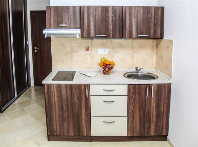 apartmany-relax-podhajska-slovensko-stravovani-kuchynska-linka.