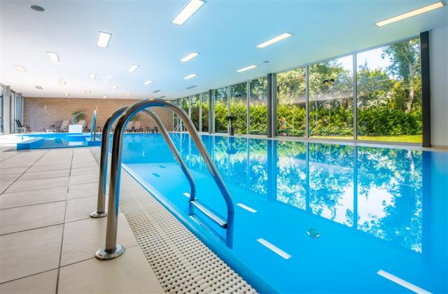 hotel-park-slovensko-piestany-bazen.jpg