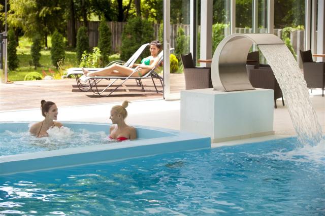 hotel-park-piestany-bazen.jpg