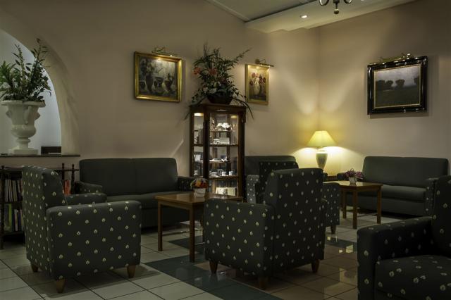 hotel-sissi-budapest-(BUD02)-lobby.jpg
