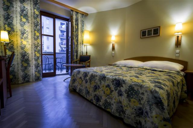 hotel-sissi-budapest-(BUD02)-wing-double-room1.jpg