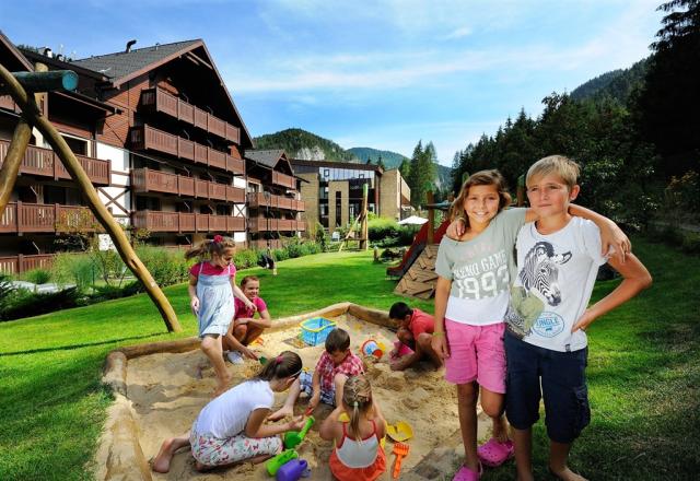wellness-hotel-chopok-slovensko-jasná-detske-hriste-2.jpg