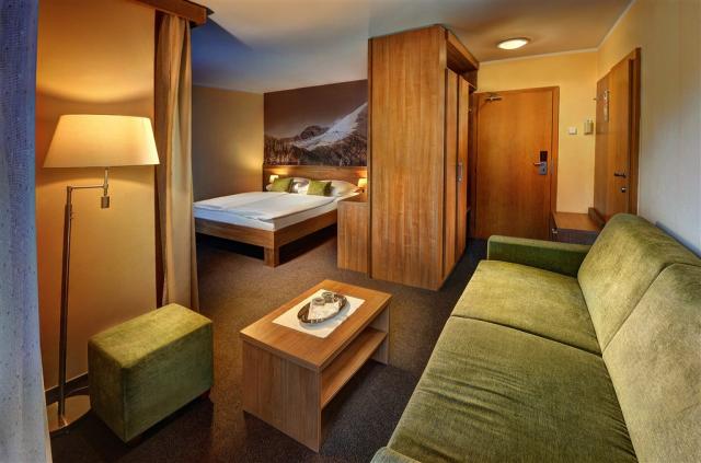 hotel-fis-slovensko-strbske-pleso-vysoke-tatry-pohled-na-rodinn