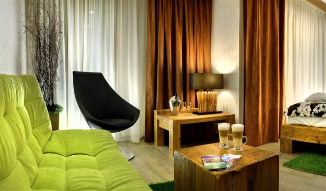 hotel-fis-slovensko-strbske-pleso-vysoke-tatry-pohled-na-gauc.j