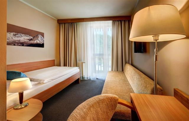 hotel-fis-slovensko-strbske-pleso-vysoke-tatry-jednoluzkovy-pok