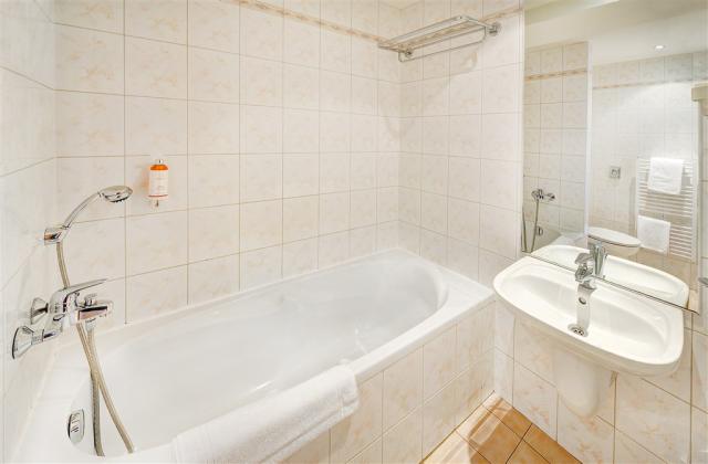 hotel-fis-slovensko-strbske-pleso-vysoke-tatry-vana.jpg