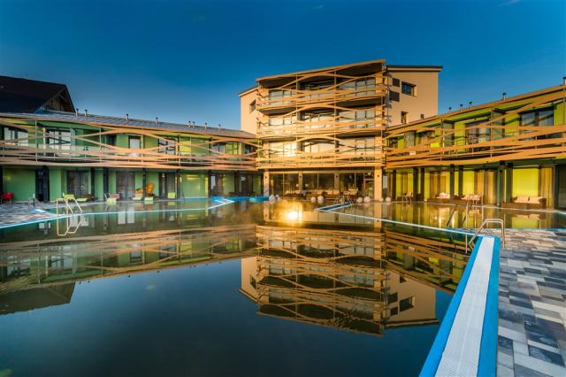 galeria-thermal-besenova-slovensko-besenova-exterier-hotelu-3.j