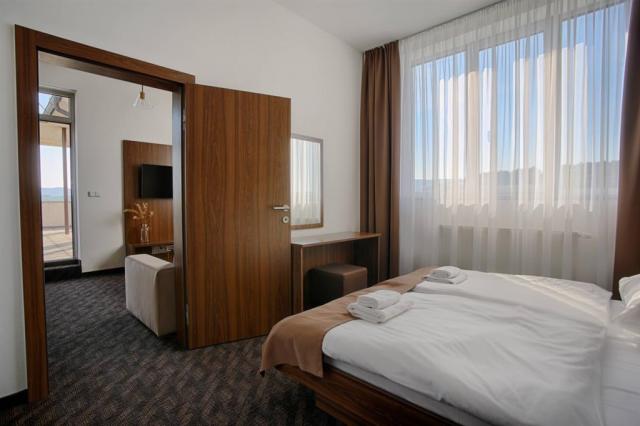 hotel-magnolia-slovensko-piestany-apartman-lux (2).jpg