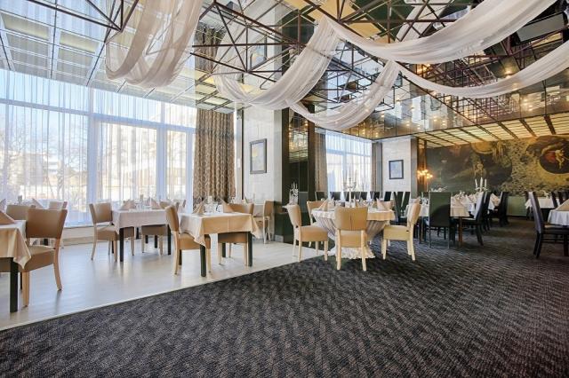 hotel-magnolia-slovensko-piestany-restaurace (5).jpg