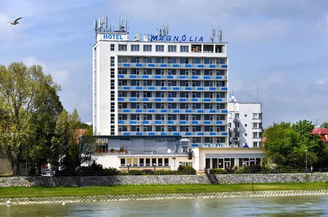 hotel-magnolia-slovensko-piestany-pohled-na-hotel2.jpg
