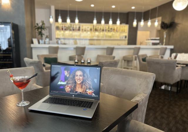 hotel-magnolia-slovensko-piestany-bar24.png