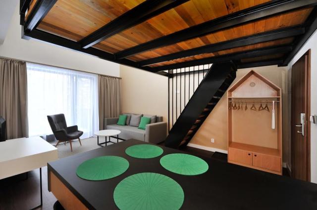 vila-olivia-stary-smokovec-slovensko-mezonetovy-apartman-jideln