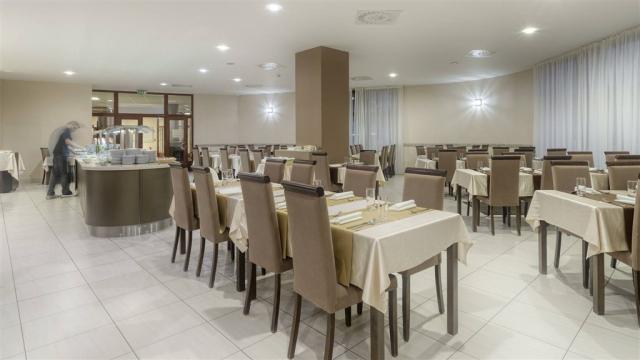 wellness-hotel-patince-slovensko-patince-restaurace (2)1.jpg