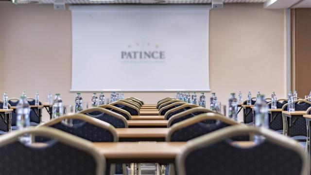 wellness-hotel-patince-slovensko-patince-konferencni-mistnost1.