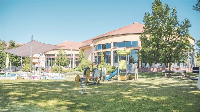 wellness-hotel-patince-slovensko-patince-thermal-park (4).jpg