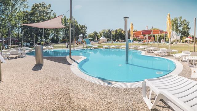 wellness-hotel-patince-slovensko-patince-thermal-park-venkovni 