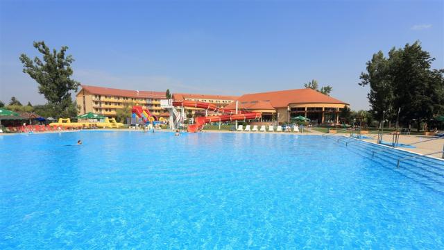 wellness-hotel-patince-slovensko-patince-thermal-park.jpg