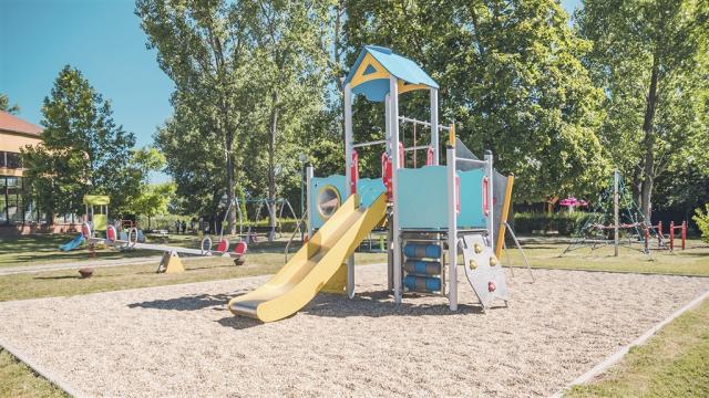 wellness-hotel-patince-slovensko-patince-thermal-park-venkovni 