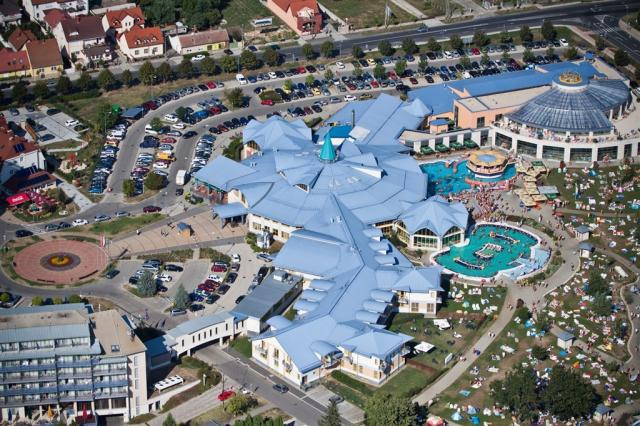 onyx-luxury-aparthotel-madarsko-sarvar-lazne (2).jpg