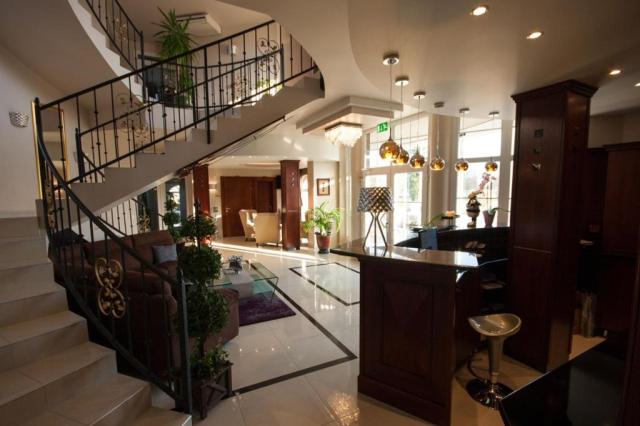 hotel-xavin-madarsko-harkany-recepce (2).jpg