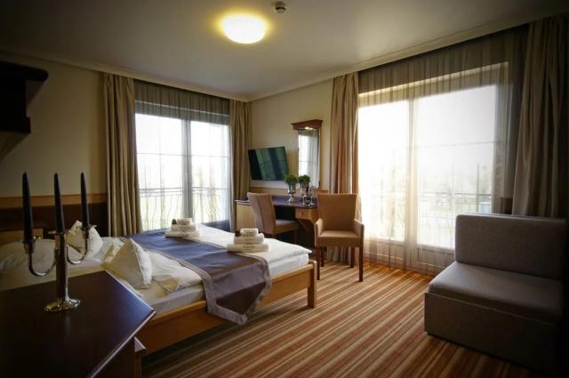 hotel-xavin-madarsko-harkany-dvouluzkovy-pokoj (4).png