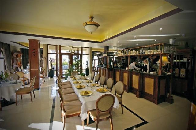 hotel-xavin-madarsko-harkany-restaurace-oliva (5).png