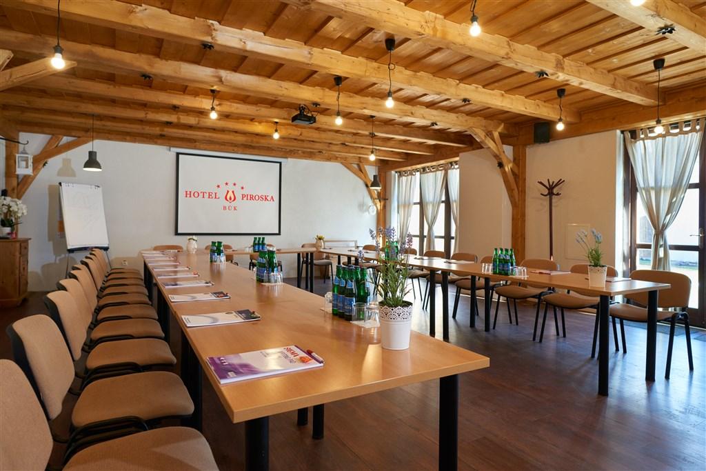 hotel-piroska-buk-bk04-konferencni-mistnost2.jpg