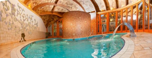 hotel-piroska-buk-bk04-vnitrni-bazen.jpg