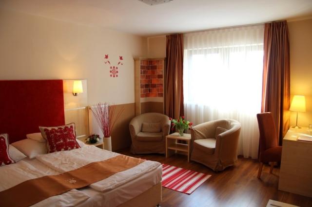 hotel-piroska-buk-bk04-pokoj-superior2.jpg