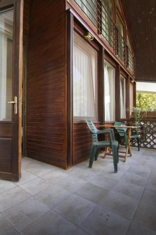 hotel-arany-szarvas-madarsko-gyor-dvouluzkovy-pokoj-balkon.jpg