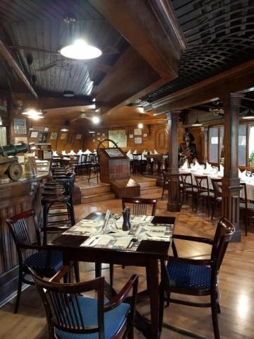 hotel-arany-szarvas-madarsko-gyor-restaurace (2).jpg