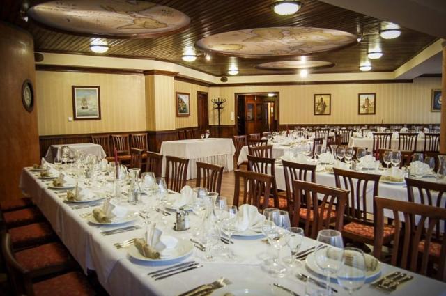 hotel-arany-szarvas-madarsko-gyor-jidelna1.jpg