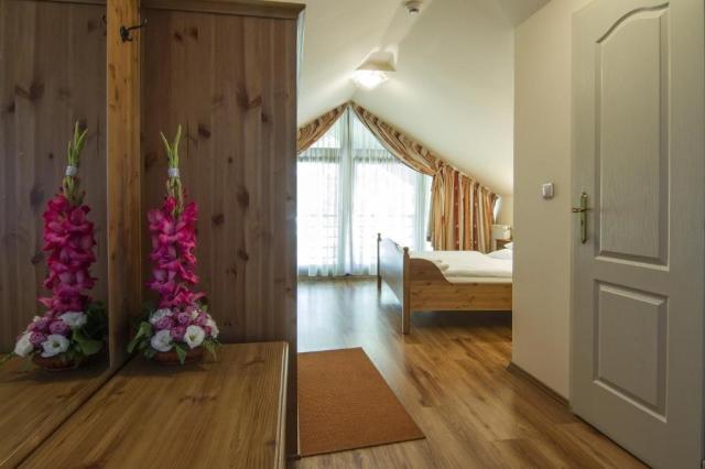 hotel-arany-szarvas-madarsko-gyor-dvouluzkovy-pokoj (4).jpg