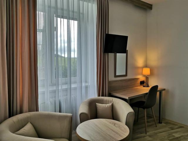 hotel-Lipno-Blizna-posezeni na pokoji.jpeg