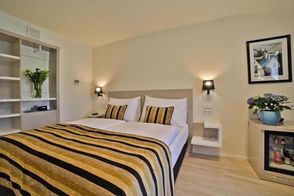 hotel-ariston-&-ariston-patio-cesko-praha-dvouluzkovy-pokoj-3.j