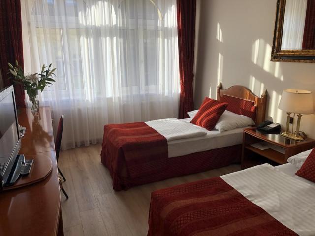 hotel-ariston-&-ariston-patio-cesko-praha-pokoj-twin.jpg