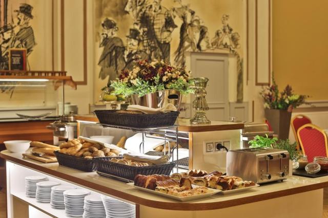 hotel-ariston-&-ariston-patio-cesko-praha-snidane.jpg