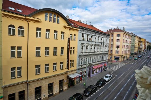 hotel-ariston-&-ariston-patio-cesko-praha-pohled-na-hotel.jpg